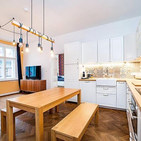 Elegant, Modern, 2-Bed Flat By Museum Of Prague Lejlighed Eksteriør billede